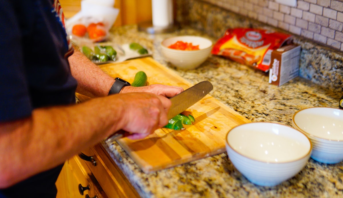 Social Eating and Weight Stability
